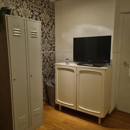 Апартаменты Kleines Wohnstudio Вена Экстерьер фото